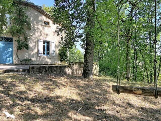Maison en pierre de 6 pièces principales — photo du bien
