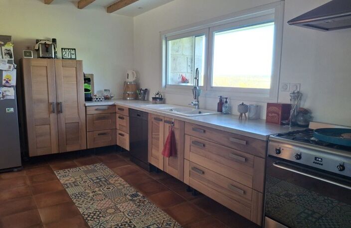 Maison en pierre de 5 pièces principales — photo 4