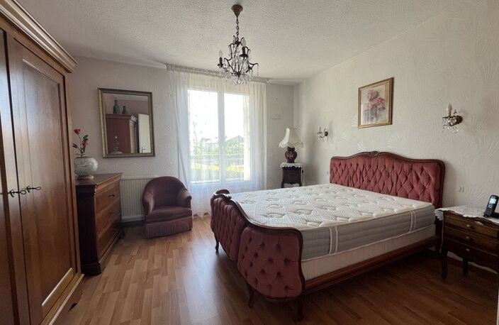 Vente maison 5 pièces 110 m² Aiffres (79230) — photo 5
