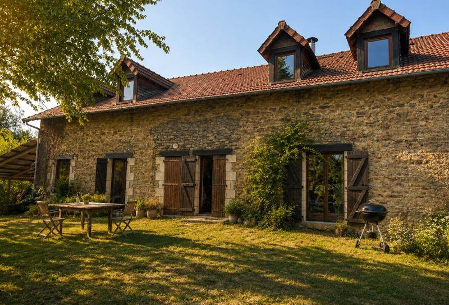 Maison en pierre de 9 pièces principales — photo 1