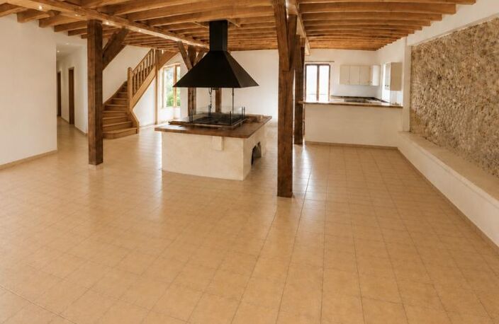 Maison en pierre de 9 pièces principales — photo 2