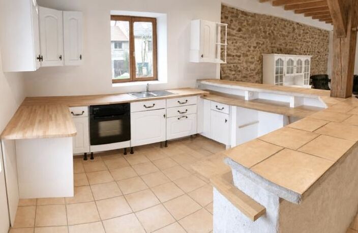Maison en pierre de 9 pièces principales — photo 3