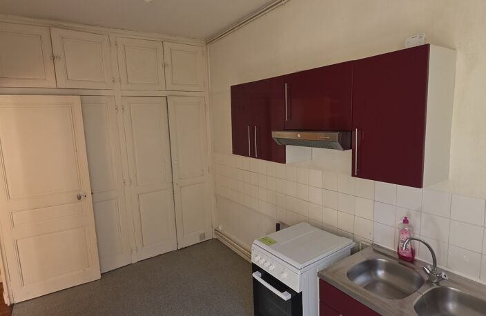 Le charme de l'ancien au cur de Poitiers:Appartement T3 60m² — photo 3