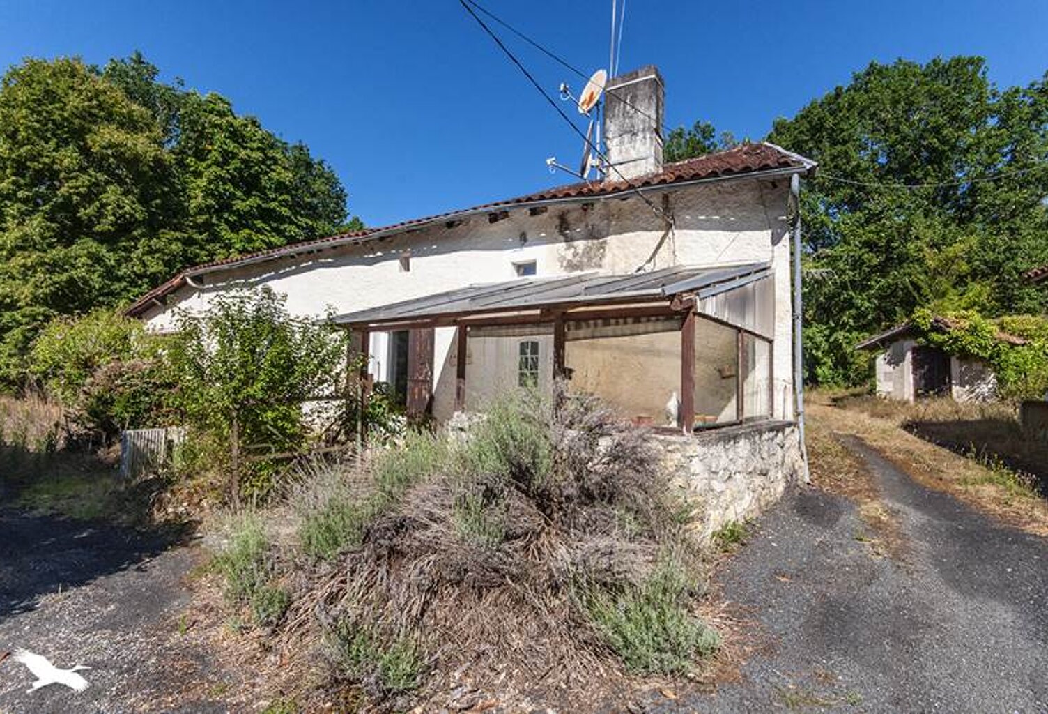 Maison en pierre de 4 pièces principales — photo 1