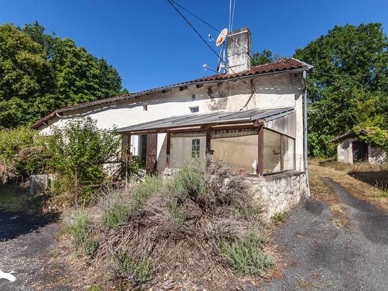 Maison en pierre de 4 pièces principales — photo 1