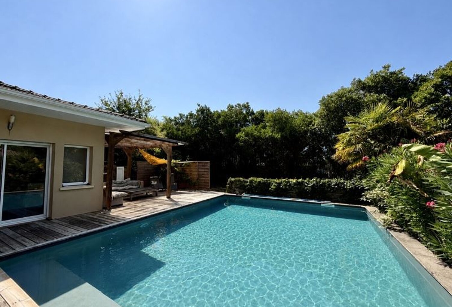Contemporaine de 5 pièces principales — photo 1