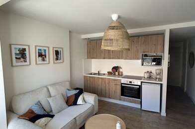 Appartement 3 pièces 810 €