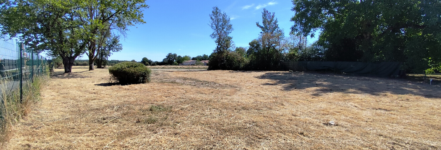 Terrain  760 m² à vendre à Roches-Prémarie-Andillé (86340)