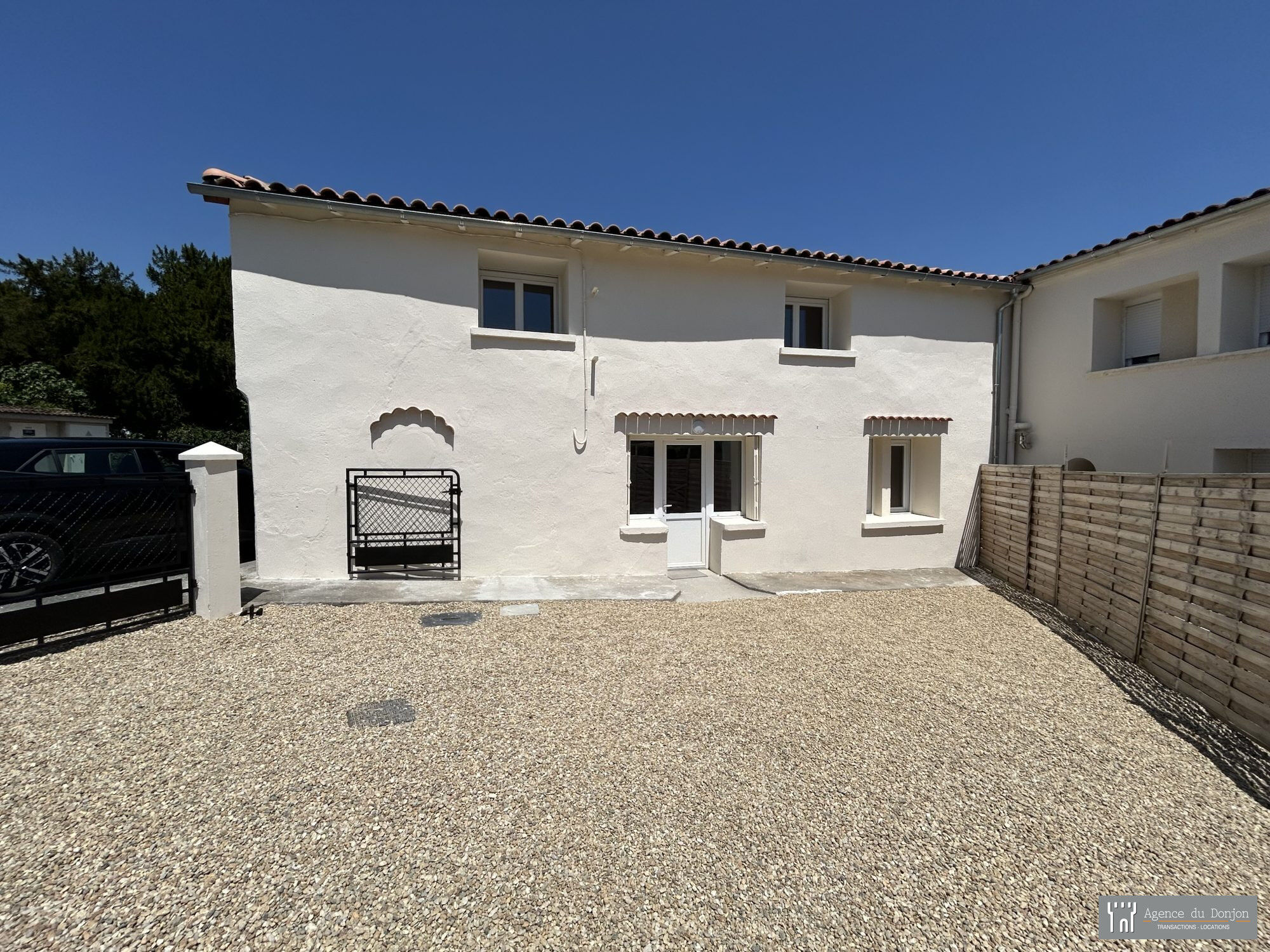 Villa / Maison  T5 à louer Bougneau 17800