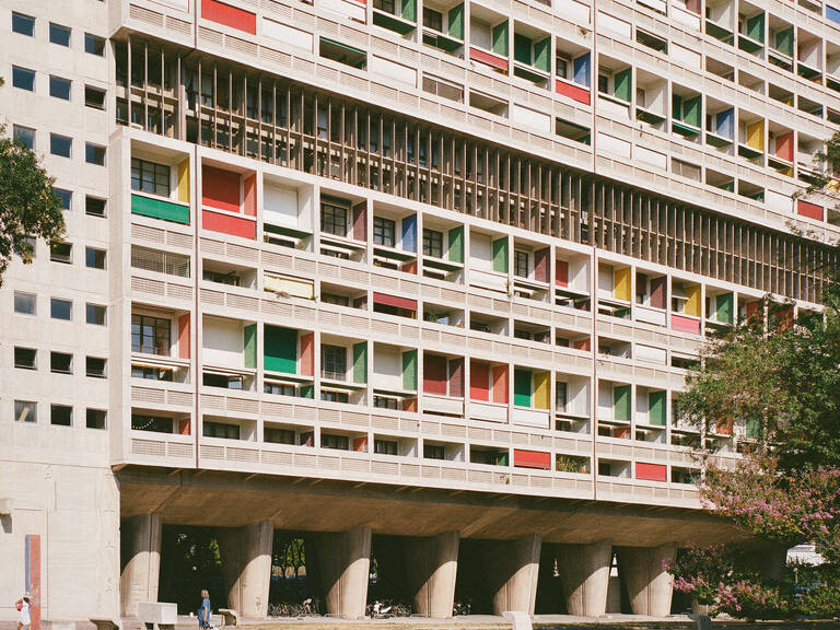 GARAGE SECURISE A LOUER - LE CORBUSIER — photo 1
