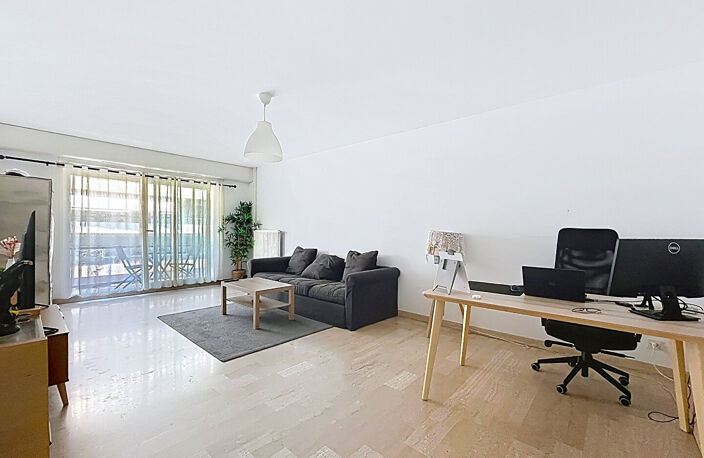 Appartement Marseille 2 pièce(s) 56 m2 avec balcon locataire en place — photo 2