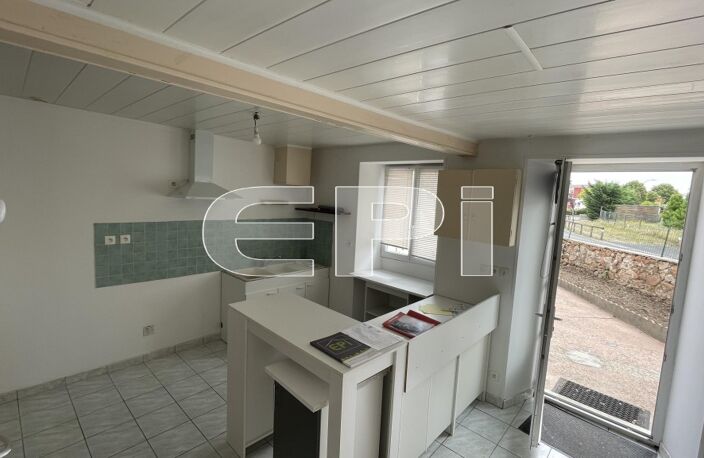 6 Km ST-VARENT axe THOUARS/BRESSUIRE MAISON comportant une pièc — photo 3