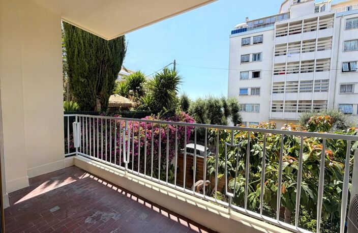 Nice / quartier Port, refait à neuf, belles prestations, traversant, balcon Sud — photo 2
