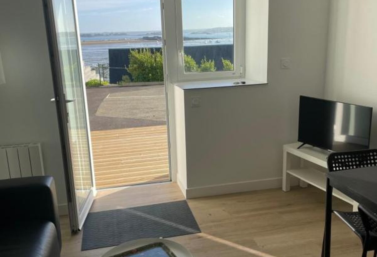 Appartement rez de jardin -2 pièces - Vue mer - Terrasse - Place de parking + cave — photo 1