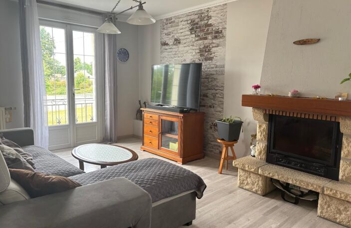 Exclusivité – Maison familiale 4 chambres au calme avec beau terrain et potentiel d’évolution - Bains sur Oust — photo 3