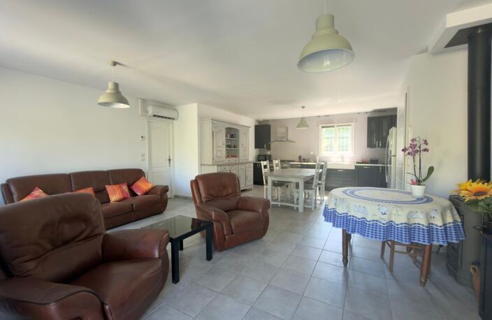 Maison plain pied avec garage et jardin — photo 4