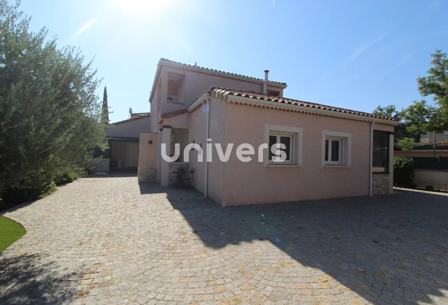 Valence Victor Hugo - VILLA CONTEMPORAINE DE 145 m² AVEC DEUX LO — photo 1