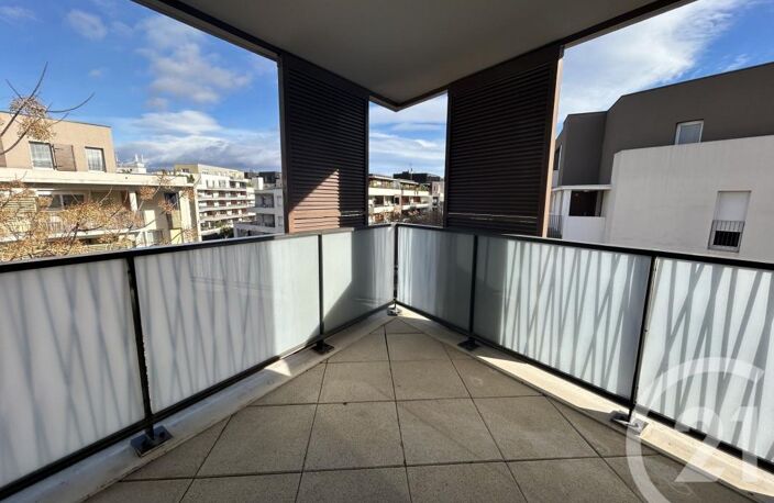 T3 — photo 3