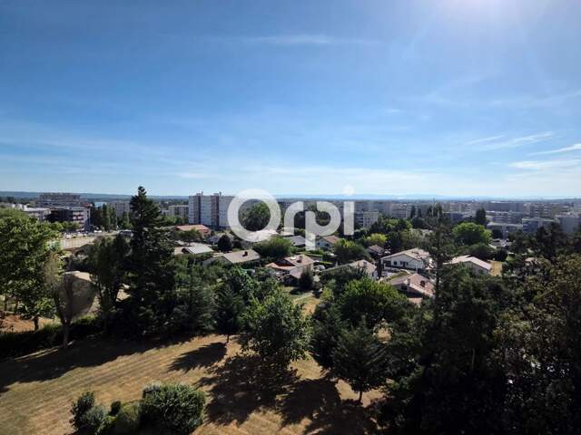 Appartement À Vendre — photo du bien