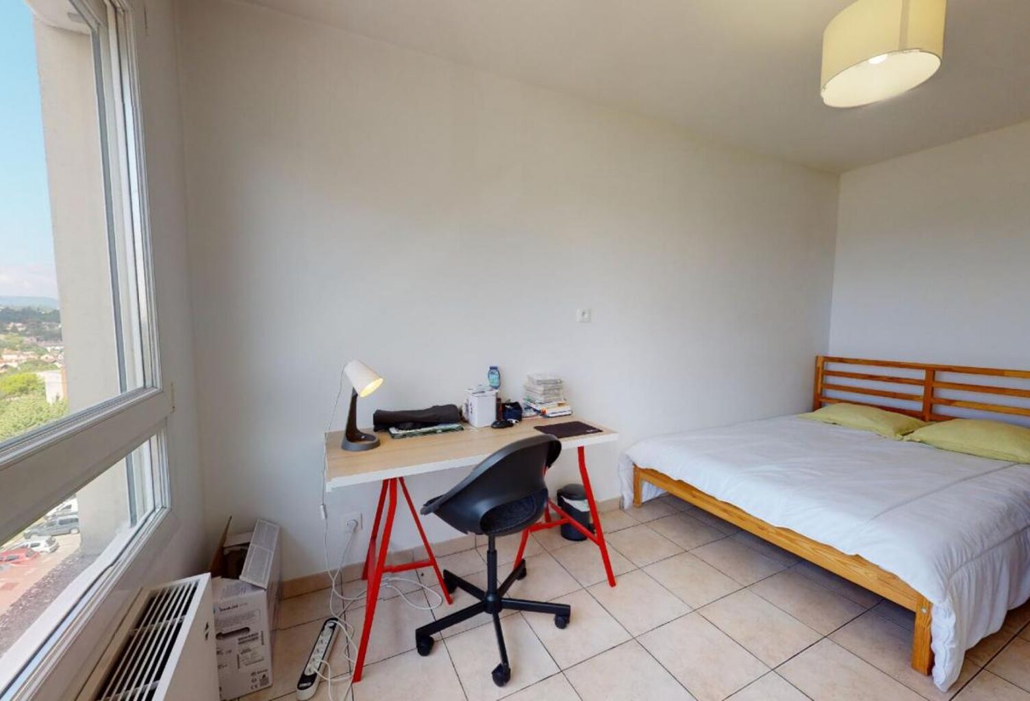 À LOUER – Chambre meublée en colocation – Oullins (69) — photo 1