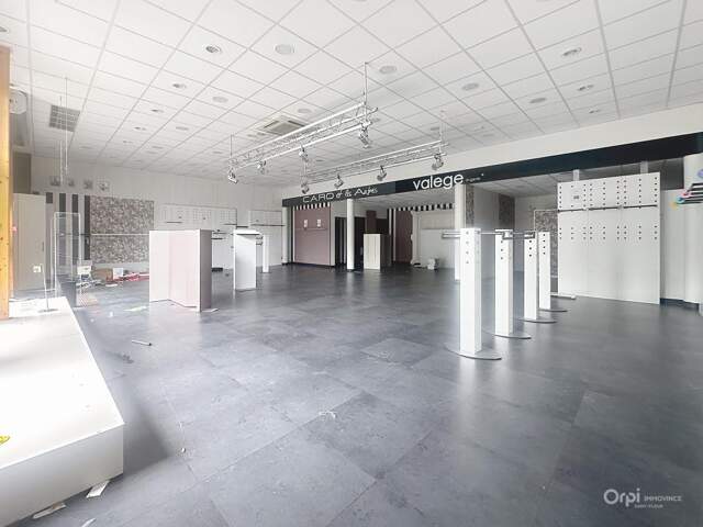 Bien Commercial À Louer — photo du bien