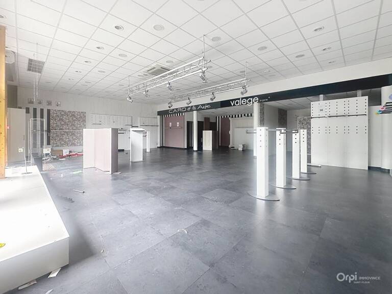 Bien Commercial À Louer — photo 1