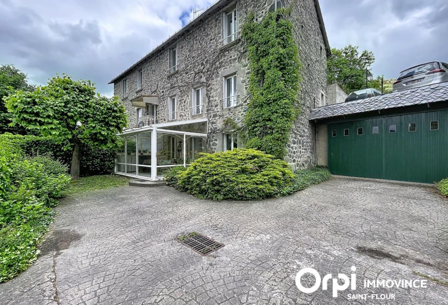 Ensemble immobilier de caractère - Commune de Neussargues — photo 1