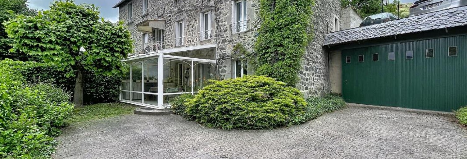 Maison 6 Pièces 117 m² à vendre à Neussargues-Moissac (15170)