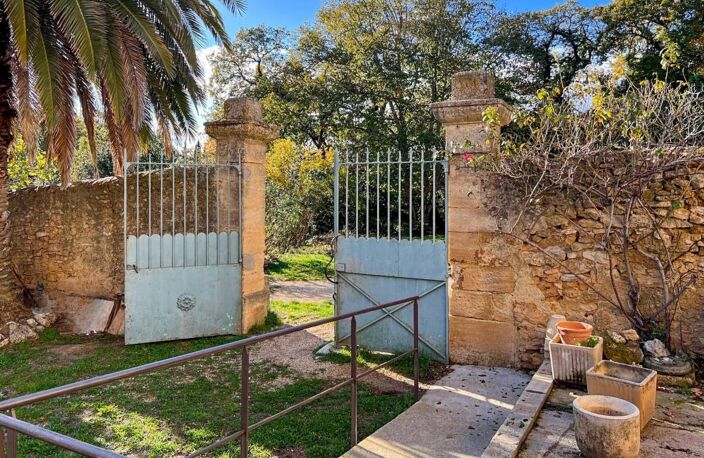 Mas sur magnifique terrain à deux pas de Uzès — photo 3