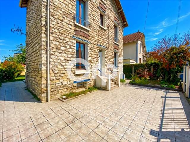 Maison À Vendre — photo du bien
