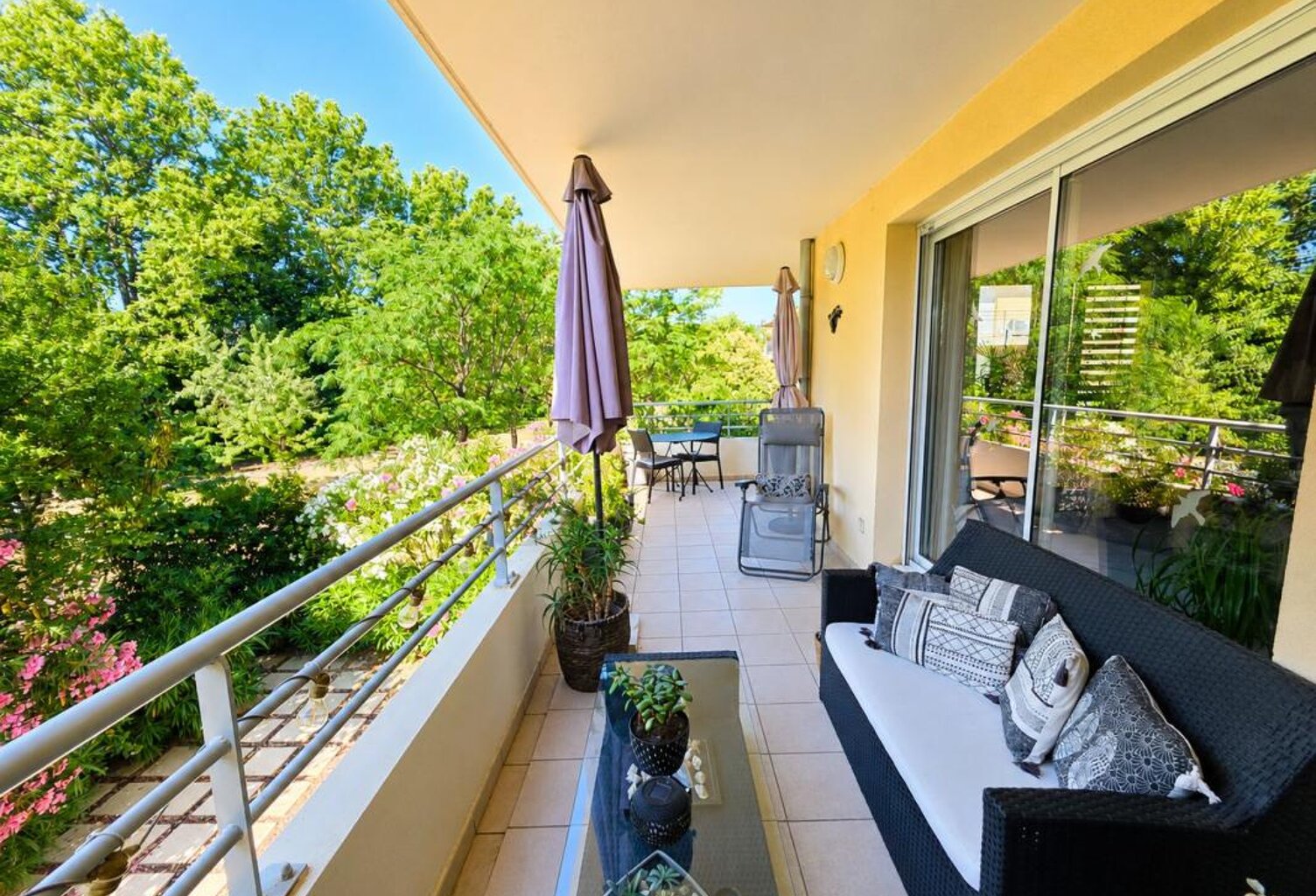 Appartement À Vendre AGROPARC - T4 - Garage - Piscine - Terrasse — photo 1