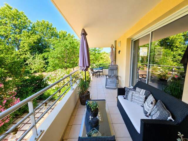 Appartement À Vendre AGROPARC - T4 - Garage - Piscine - Terrasse — photo du bien