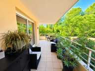 Appartement À Vendre AGROPARC - T4 - Garage - Piscine - Terrasse — photo 2