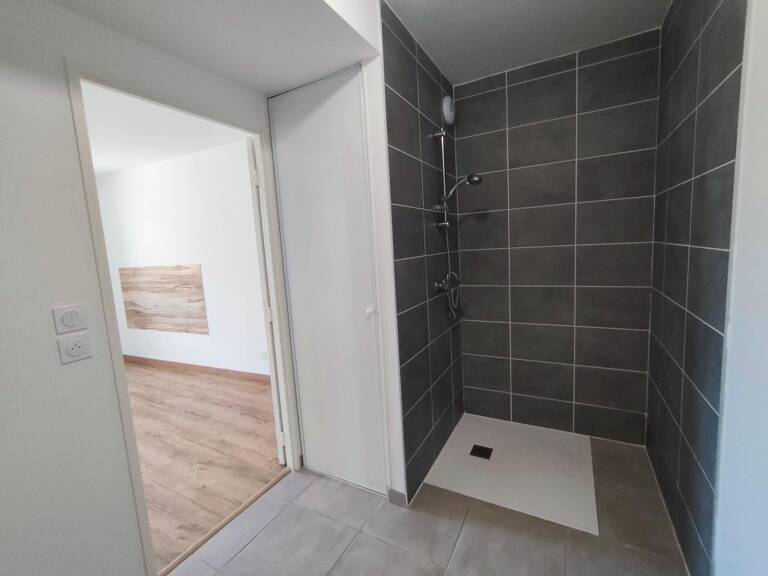 T2 de 44,16m2 aux normes PMR (2023) avec balcon et parking — photo 1