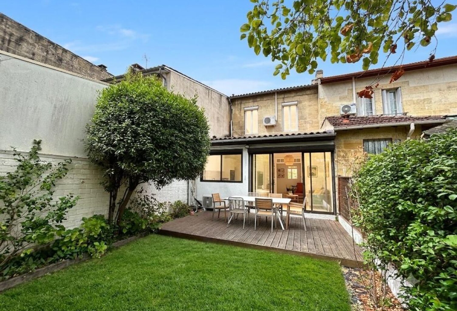 BORDEAUX – PELLEGRIN / LESCURE – Une adresse rare, un potentiel exceptionnel ! — photo 1