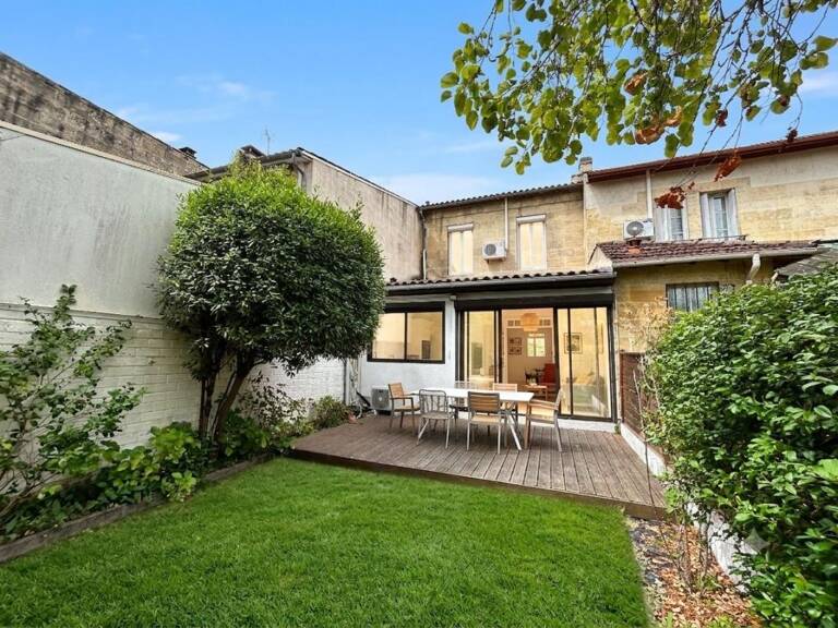 BORDEAUX – PELLEGRIN / LESCURE – Une adresse rare, un potentiel exceptionnel ! — photo 1