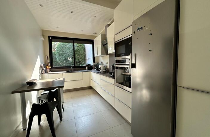 BORDEAUX – PELLEGRIN / LESCURE – Une adresse rare, un potentiel exceptionnel ! — photo 3