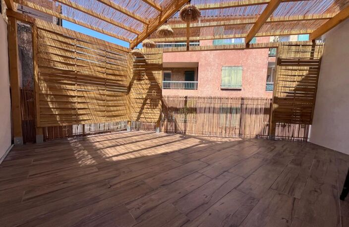 A vendre, le Rocher de La Garde - Maison de ville de 100 m² entièrement rénovée, terrasse, box et cave — photo 2
