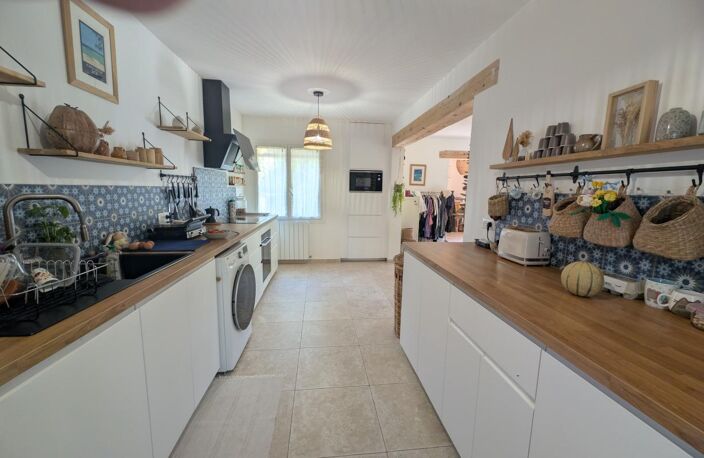 A vendre maison de type 5 entièrement rénovée avec piscine sur 733 m² de terrain — photo 3