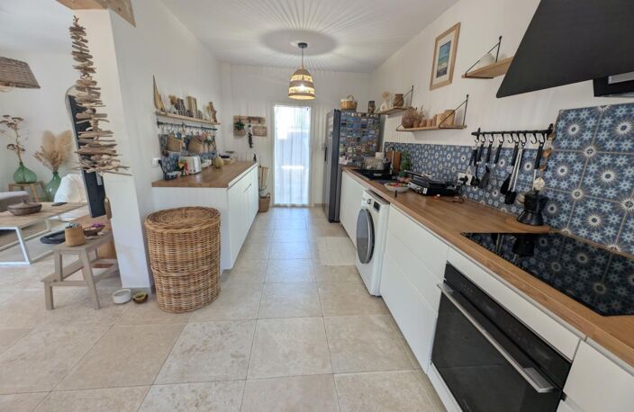 A vendre maison de type 5 entièrement rénovée avec piscine sur 733 m² de terrain — photo 4
