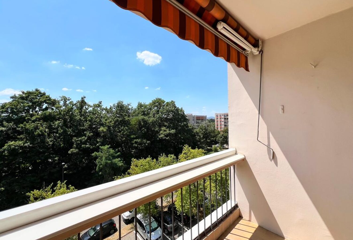 Appartement À Vendre — photo 1