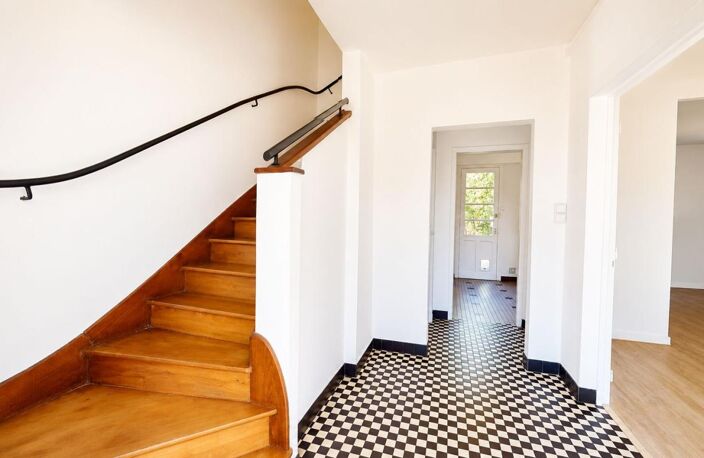 Secteur Roseraie - Maison T4 avec garage, terrasse et jardin piscinable — photo 3
