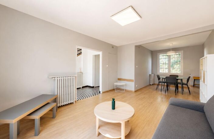 Secteur Roseraie - Maison T4 avec garage, terrasse et jardin piscinable — photo 5