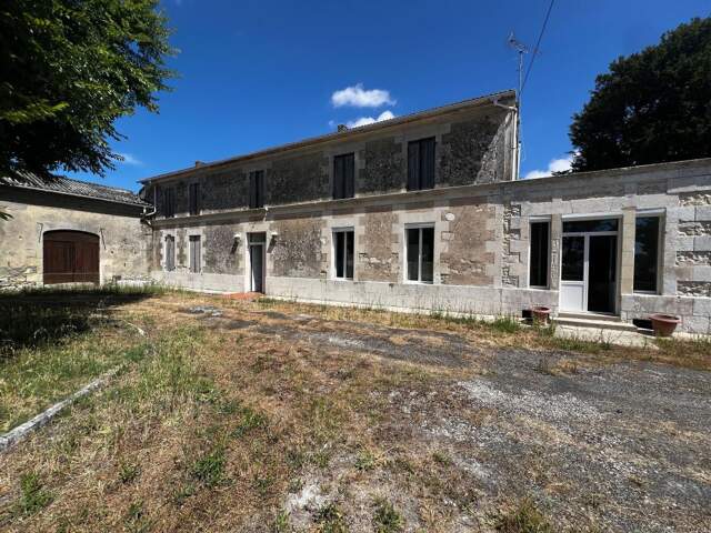 Ancienne ferme viticole  À Vendre 340M2 habitable — photo du bien