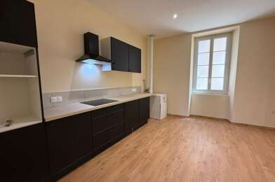 Appartement 4 pièces 900 €