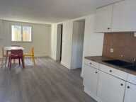 Appartement À Vendre BATZ sur mer à  quelques pas de la plage de Valentin, terrasse, jardin et place de parking — photo 2