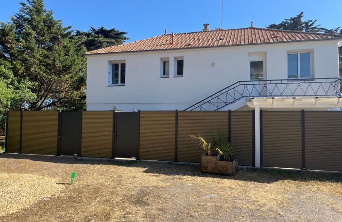 Appartement À Vendre BATZ sur mer à  quelques pas de la plage de Valentin, terrasse, jardin et place de parking — photo 5