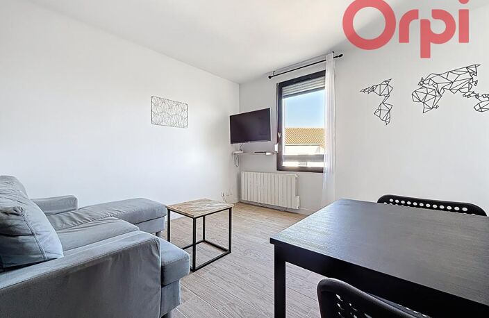 RIOM Centre ville, studio rénové et lumineux vendu en location meublé, Idéal investisseur ! — photo 2