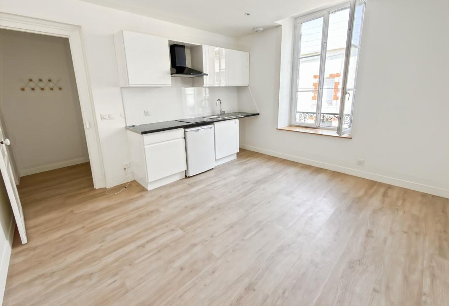 Appartement 2 pièces entièrement rénové avec la clim !   — photo 1