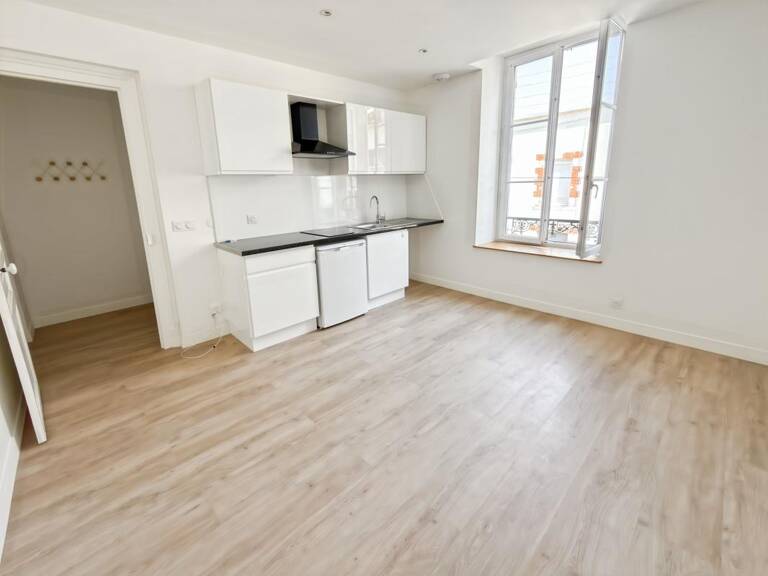 Appartement 2 pièces entièrement rénové avec la clim !   — photo 1